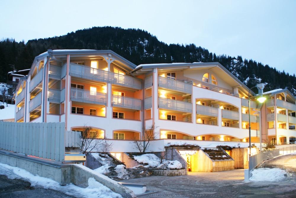 Al Sole Clubresidence Canazei Exteriör bild